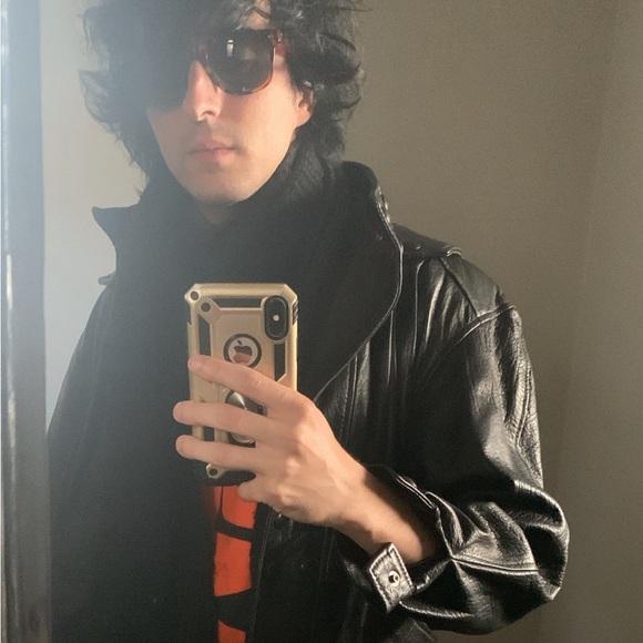 Meet your Posher, Nicolas - Picture 1 of 1